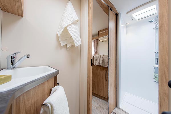 G740FC Sensation Bathroom